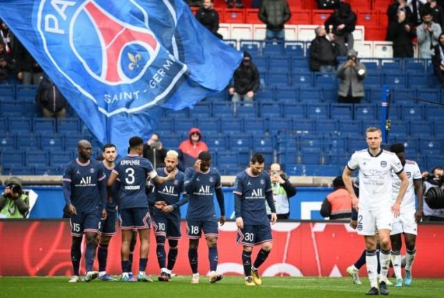 开云体育网址-漫天嘘声下三球“惨胜” 巴黎度过了一个黑色星期日